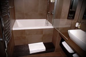 Фото Интерьер ванной комнаты совмещенной с туалетом - 22052017 - пример - 017