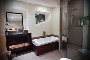 Фото Интерьер ванной комнаты совмещенной с туалетом - 22052017 - пример - 022