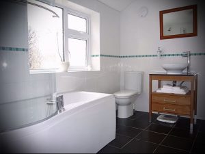 Фото Интерьер ванной комнаты совмещенной с туалетом - 22052017 - пример - 042