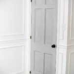 двери серого цвета в интерьере 24.09.2019 №012 -gray interior- design-foto.ru