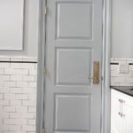 двери серого цвета в интерьере 24.09.2019 №030 -gray interior- design-foto.ru