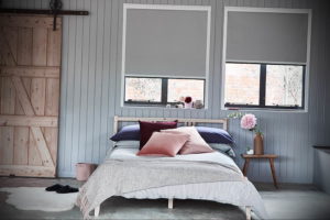 жалюзи в интерьере спальни 19.09.2019 №030 - blinds in the bedroom interior - design-foto.ru