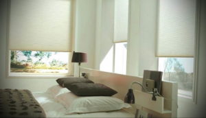 жалюзи в интерьере спальни 19.09.2019 №031 - blinds in the bedroom interior - design-foto.ru