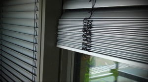 жалюзи на пластиковые окна 19.09.2019 №006 - blinds on plastic windows in - design-foto.ru