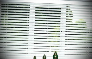 жалюзи на пластиковые окна 19.09.2019 №012 - blinds on plastic windows in - design-foto.ru