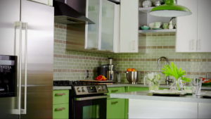 зеленая кухня в интерьере 06.10.2019 №018 -green in the interior- design-foto.ru