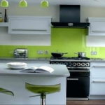 зеленая кухня в интерьере 06.10.2019 №052 -green in the interior- design-foto.ru
