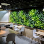 зеленая стена в интерьере 06.10.2019 №004 -green in the interior- design-foto.ru