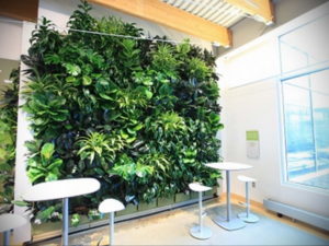 зеленая стена в интерьере 06.10.2019 №007 -green in the interior- design-foto.ru