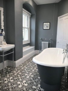 серый цвет в ванной интерьер 24.09.2019 №013 -gray interior- design-foto.ru