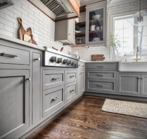 серый цвет в интерьере кухни 24.09.2019 №017 -gray interior- design-foto.ru
