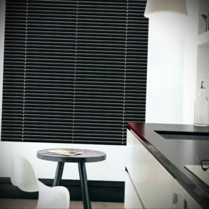 черные жалюзи в интерьере 19.09.2019 №045 - black blinds in the interior - design-foto.ru