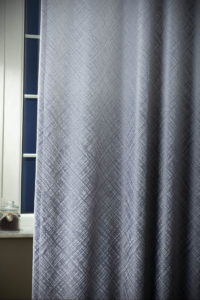шторы серого цвета в интерьере 24.09.2019 №036 -gray interior- design-foto.ru