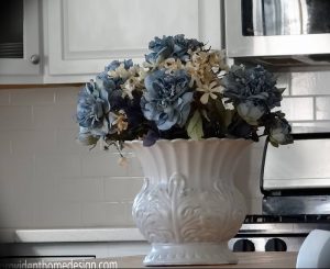 Фото Цветы в интерьере кухни от 26.09.2018 №102 - Flowers in the interior - design-foto.ru