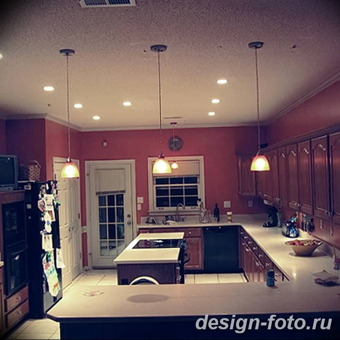 Кухня теплый свет. Освещение на кухне. Точечное освещение на кухне. Потолок на кухне с точечными светильниками. Освещение в студии.