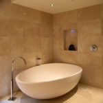 Фото бежевая ванна интерьер 14.08.2019 №003 - beige bathtub interior - design-foto.ru