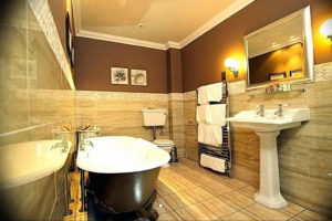 Фото бежевая ванна интерьер 14.08.2019 №018 - beige bathtub interior - design-foto.ru