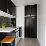 Дизайн интерьера для небольших квартир tiny apartment kitchen with smart storage solution M89EH5K2 design-foto.ru 390